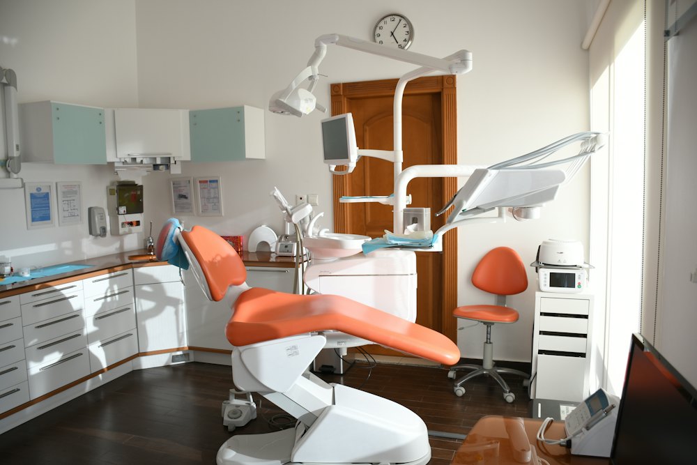 Sample photo: a dental treatment room
